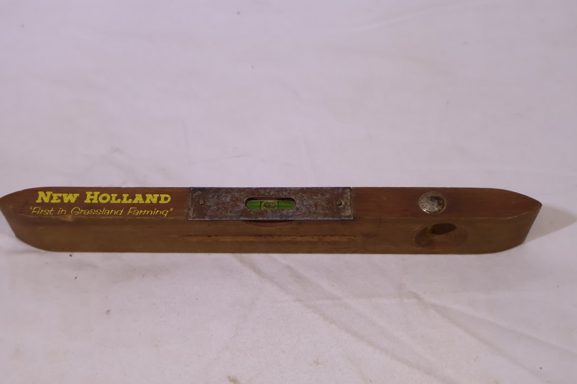 New Holland Wood Level