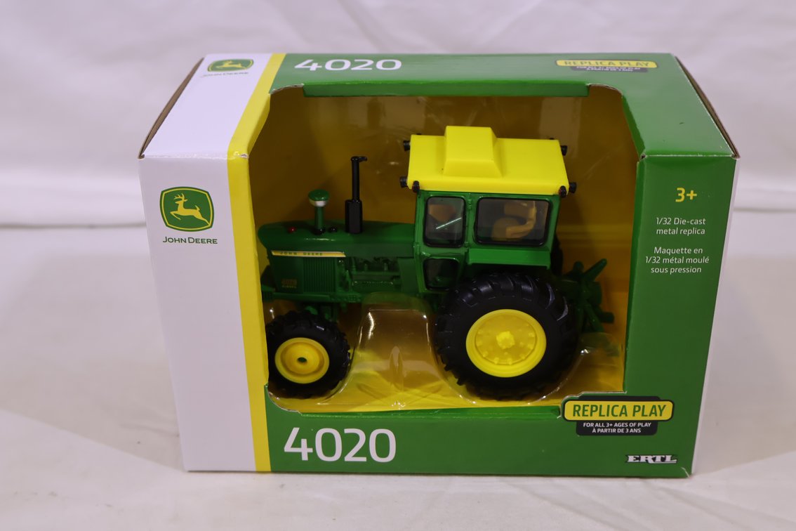 John Deere 4020