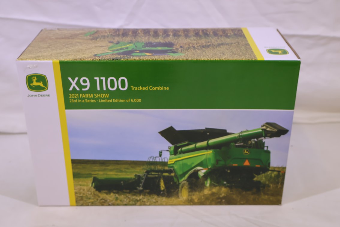 John Deere X9 1100