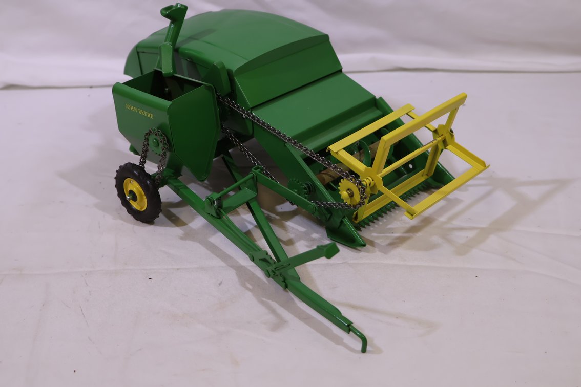 John Deere 30 Combine