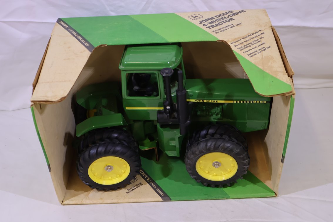 John Deere 8650