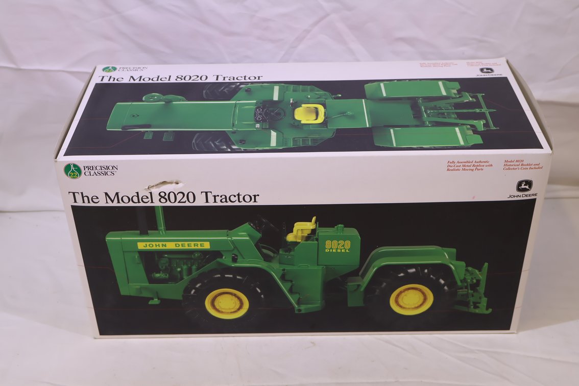 John Deere 8020