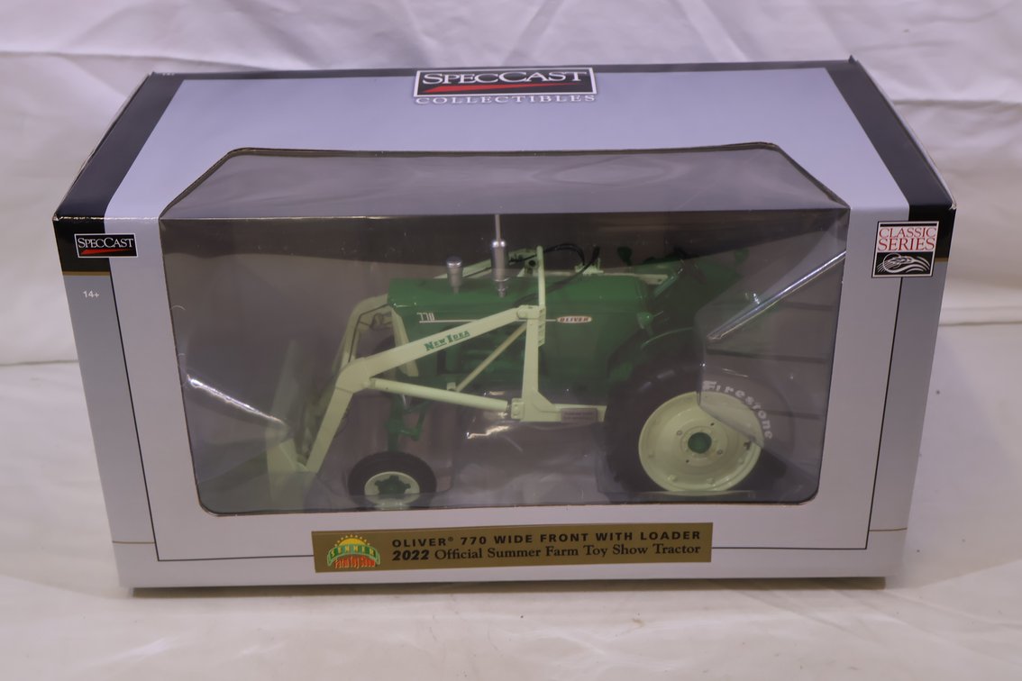 Oliver 770 w/ New idea Loader