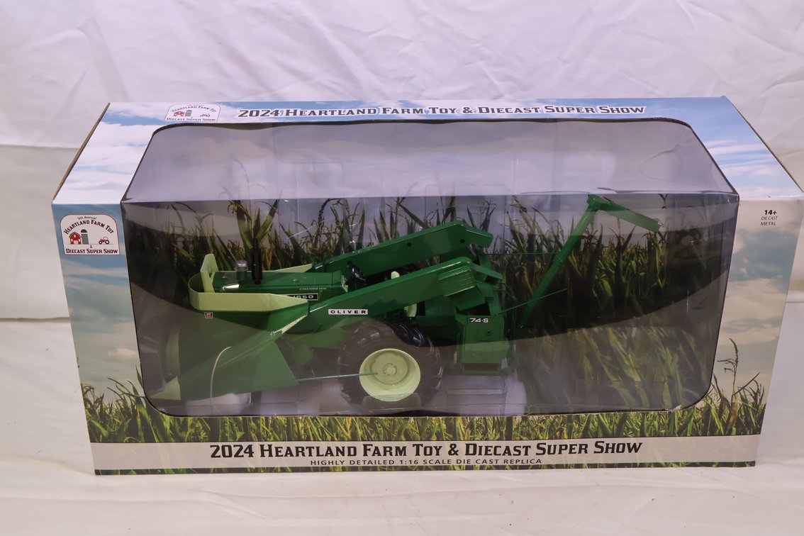 Oliver 1650 w/ 74S Picker/Sheller