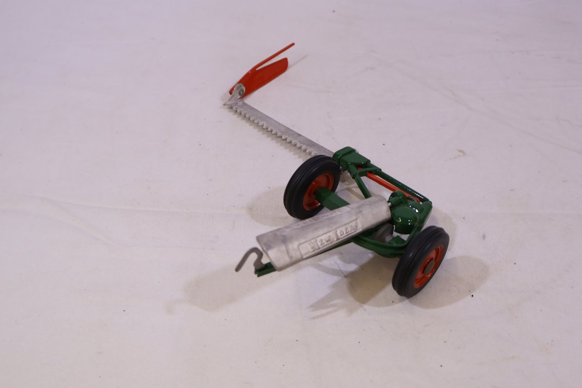 New Idea Pull Type Mower