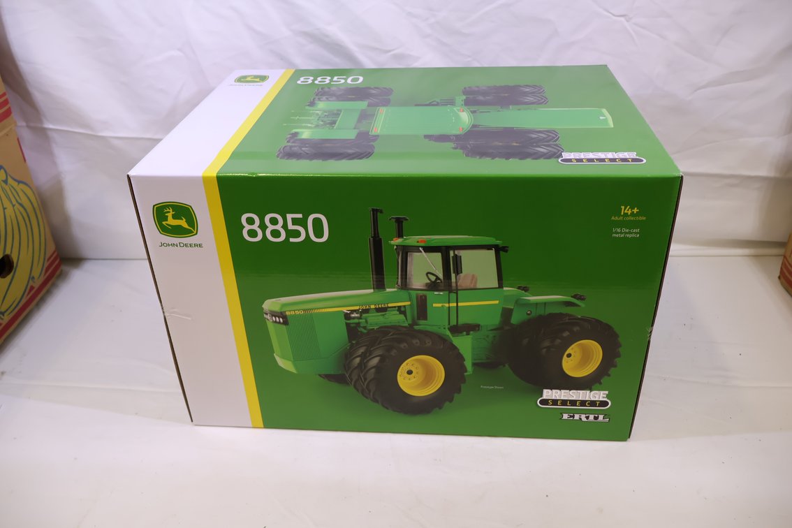 John Deere 8850