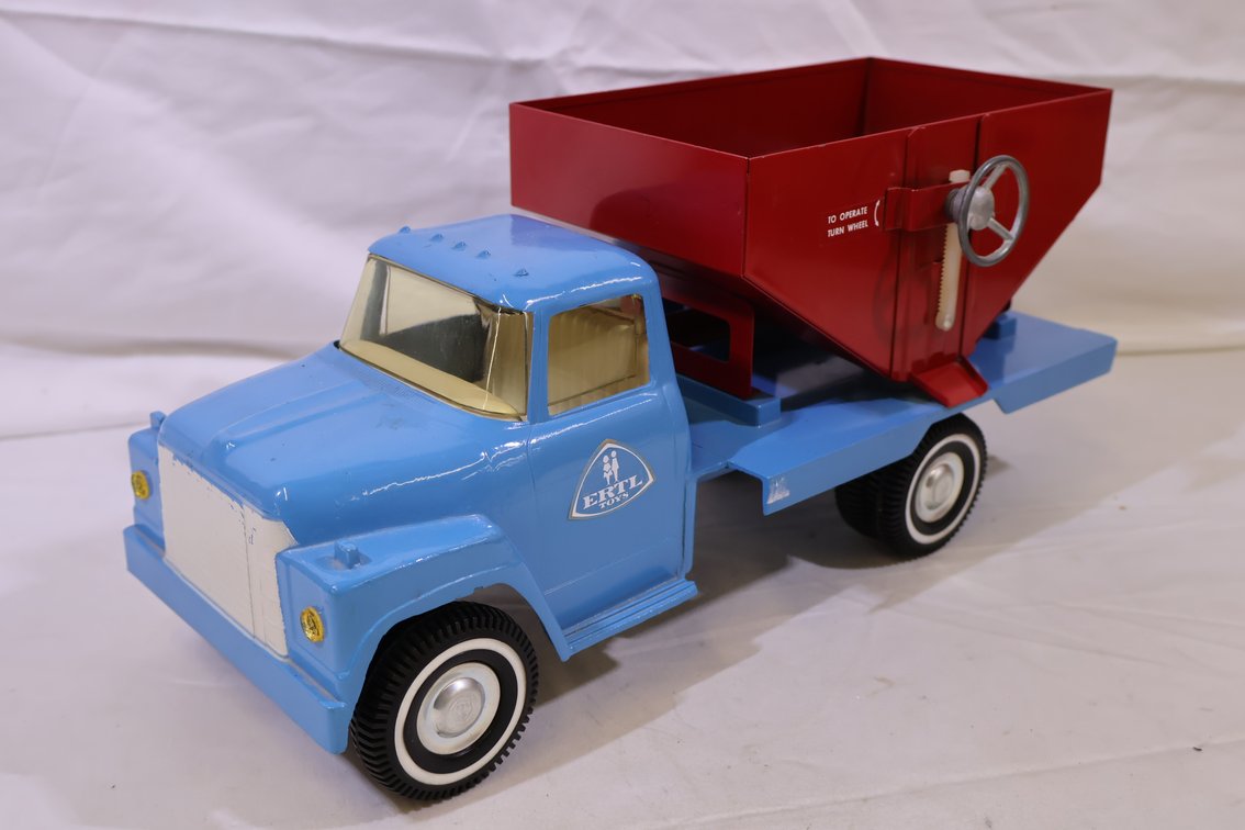 Ertl Gravity bottom truck