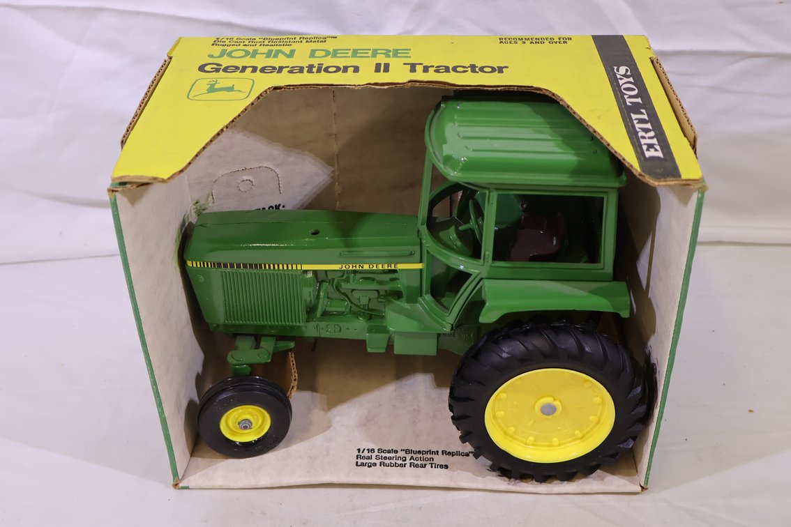 John Deere 4440
