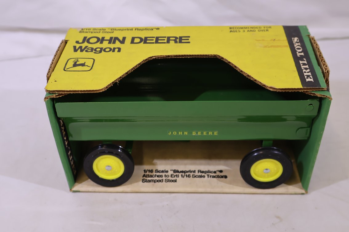 John Deere Flarebox wagon