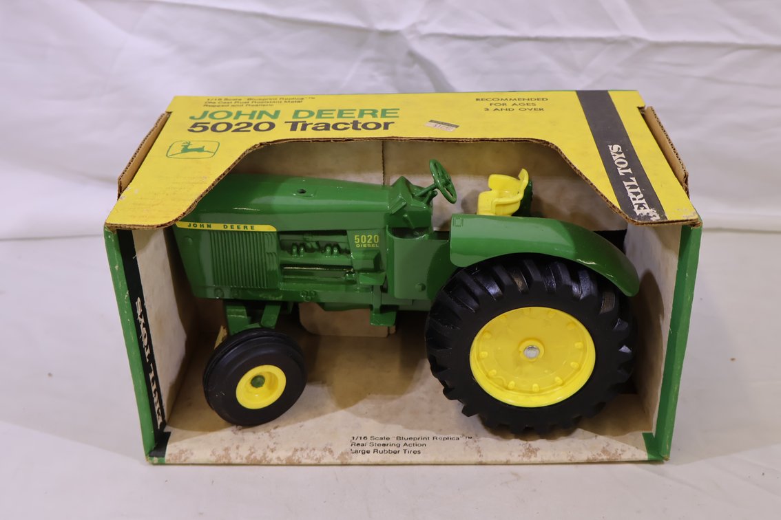 John Deere 5020