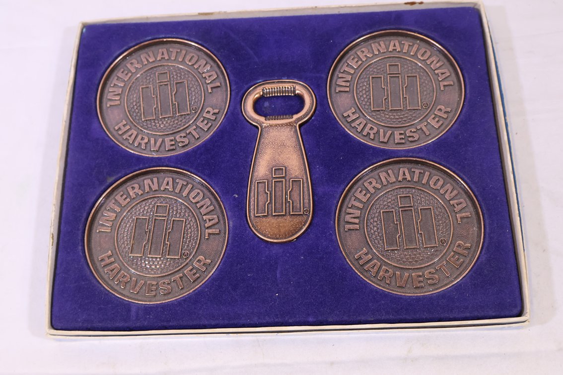 IH Bronze Drink Set
