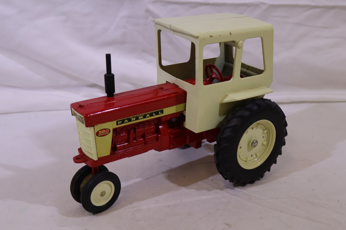 Farmall 560