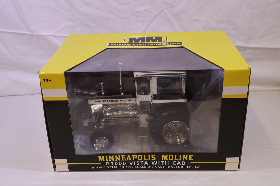 Minneapolis Moline G1000 2WD CHROME CHASER