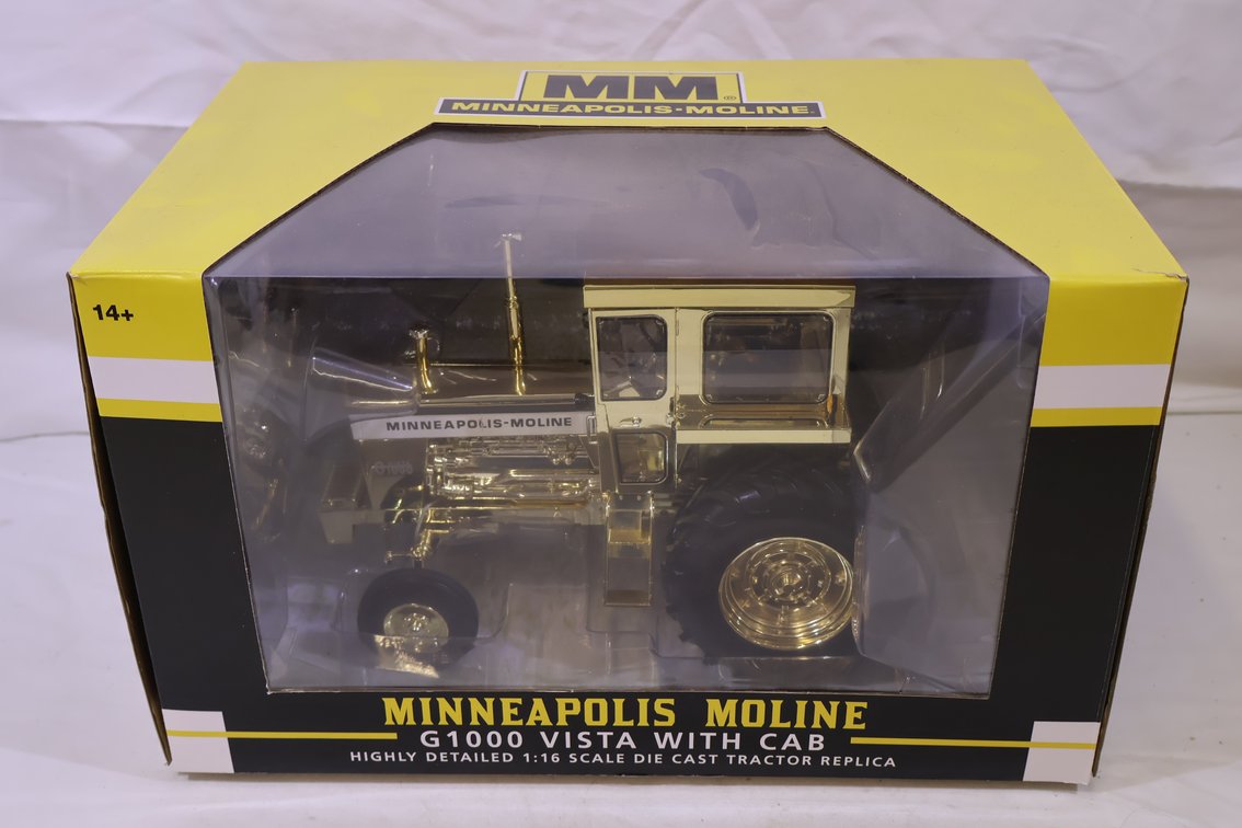 Minneapolis Moline G1000 2WD GOLD CHASER