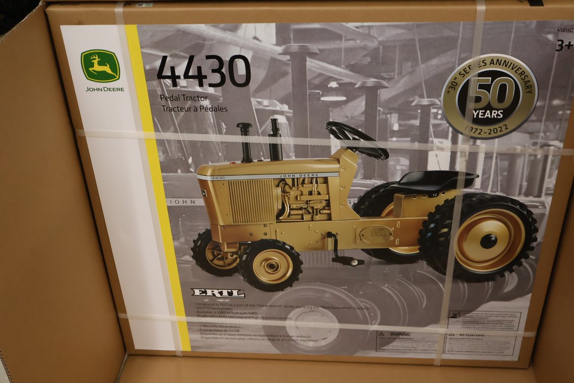John Deere GOLD 4430 Pedal Tractor