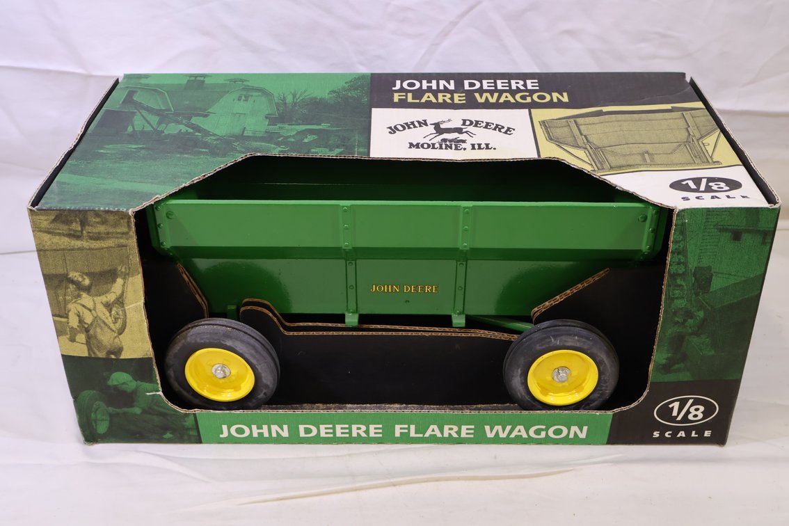 John Deere Flare Box Wagon
