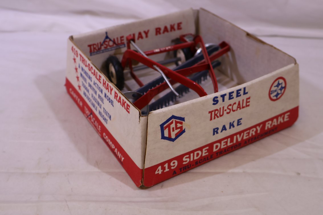 TruScale Side Delivery Rake