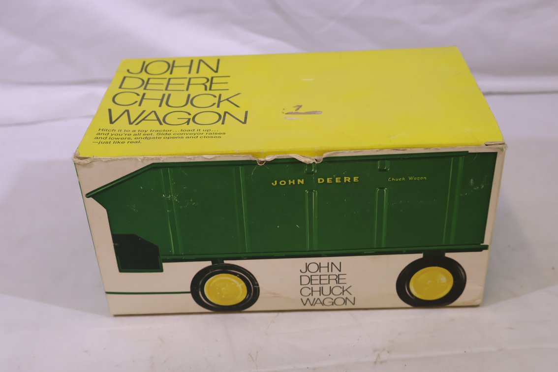John Deere 112 Chuck Wagon