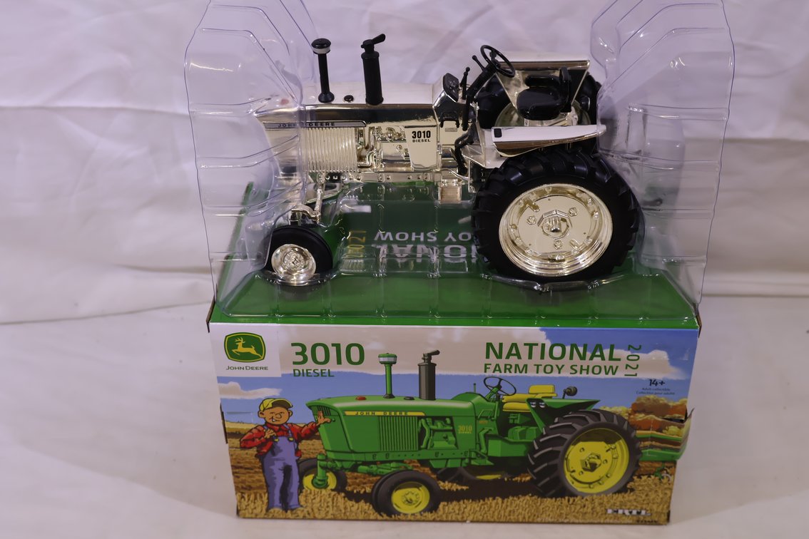John Deere 3010 CHROME CHASER
