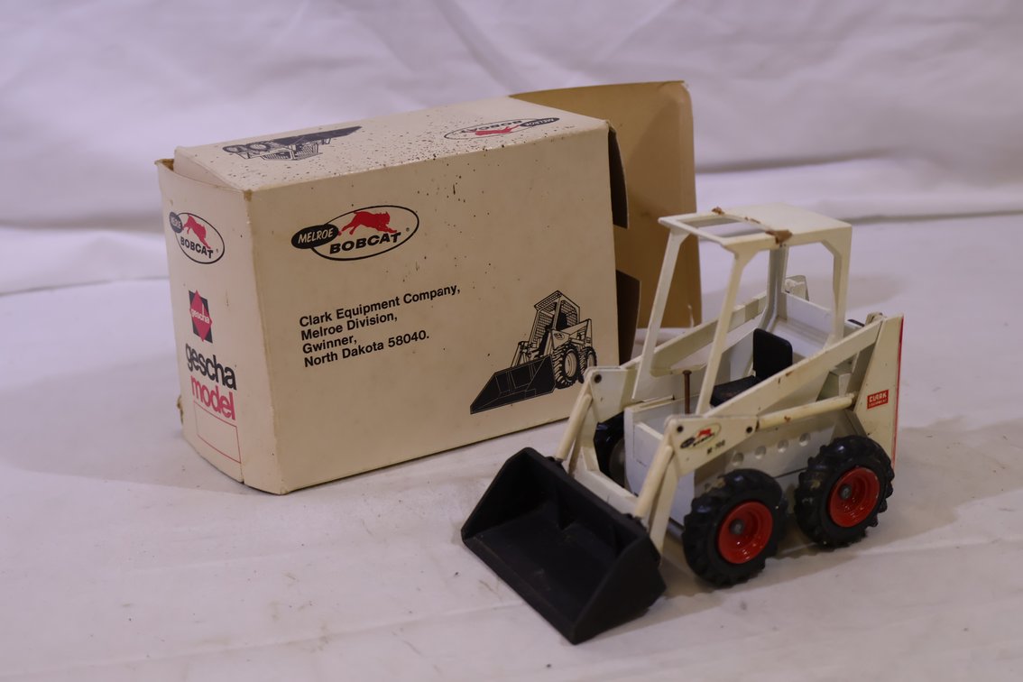 Melroe Bobcat M700
