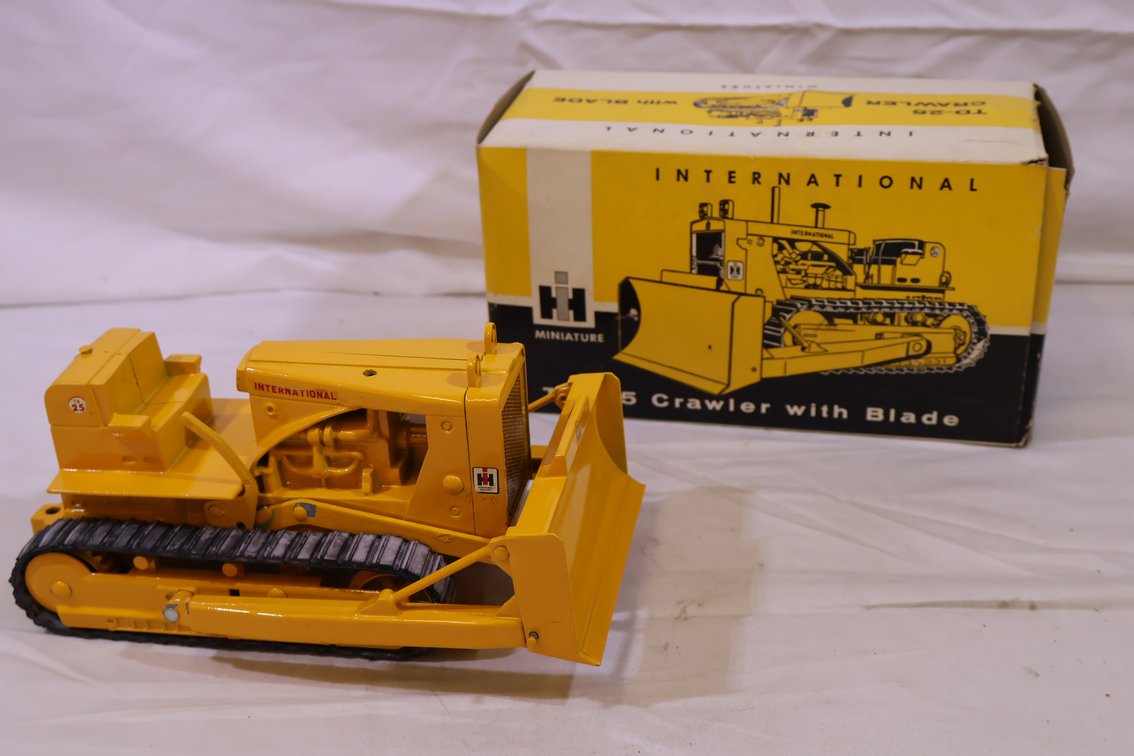 International TD 25
