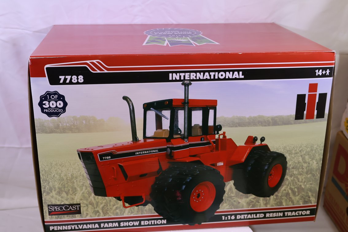 International 7788 RED CHROME Chaser