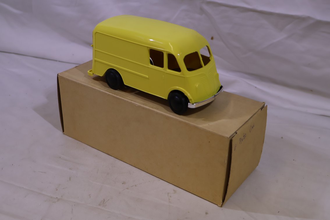 Production Minatare Metro Van