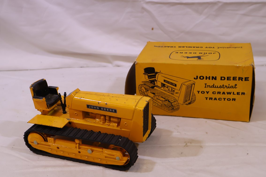 John Deere 440 Crawler