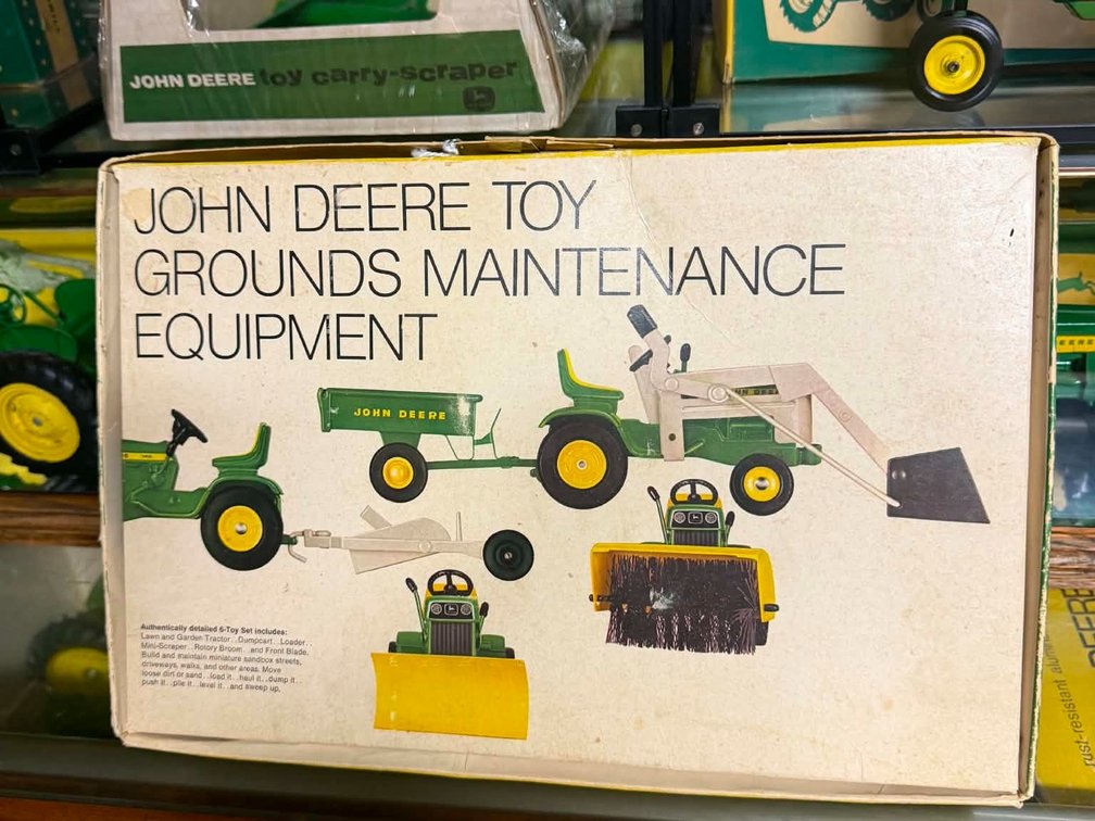 John Deere Lawn and Garden Maintenance Set