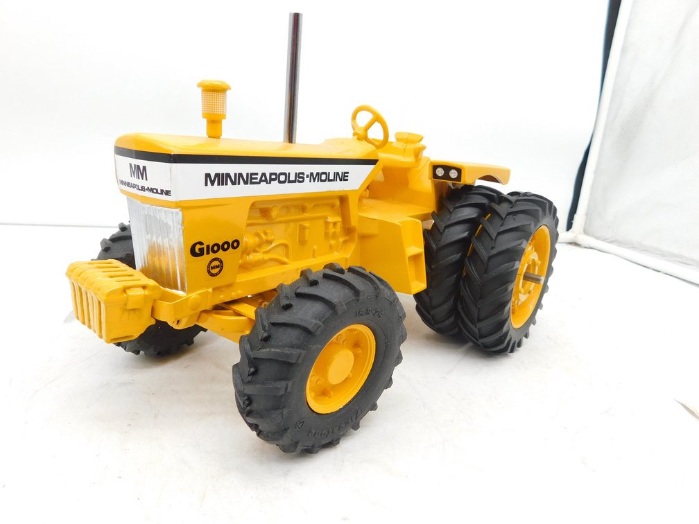 Minneapolis Moline G1000 FWA