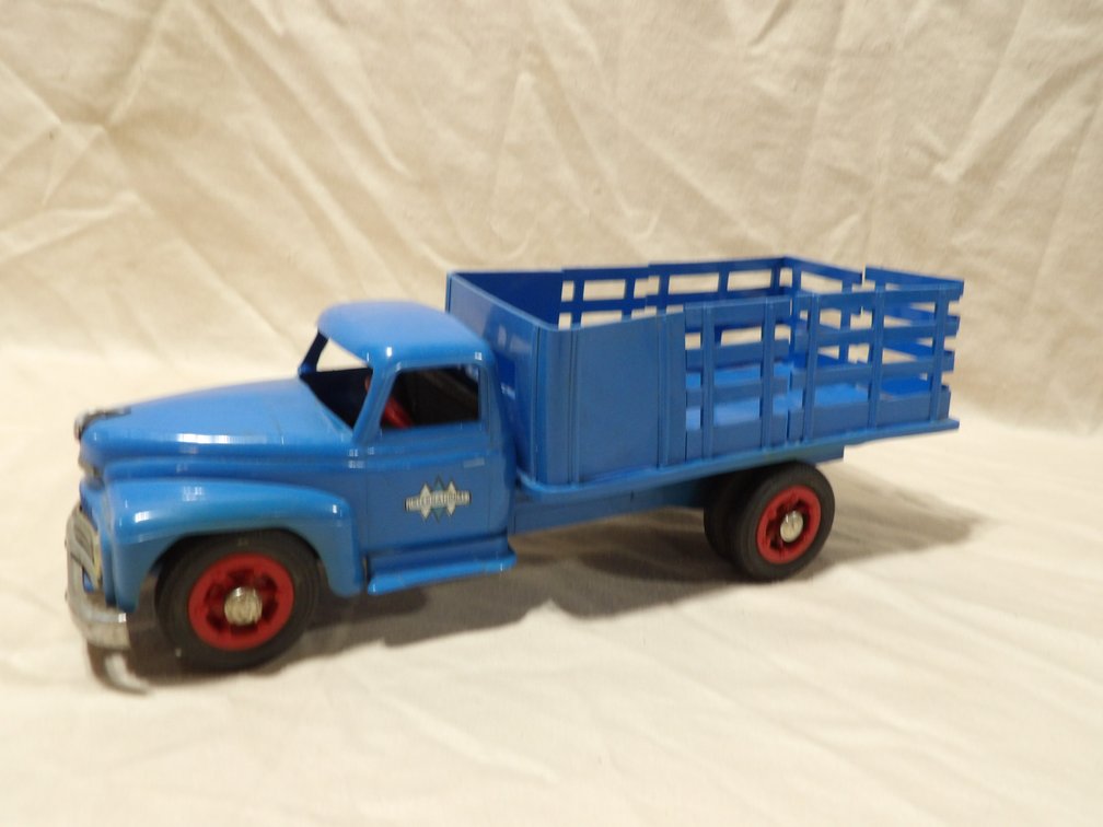 International Flat Bed Truck