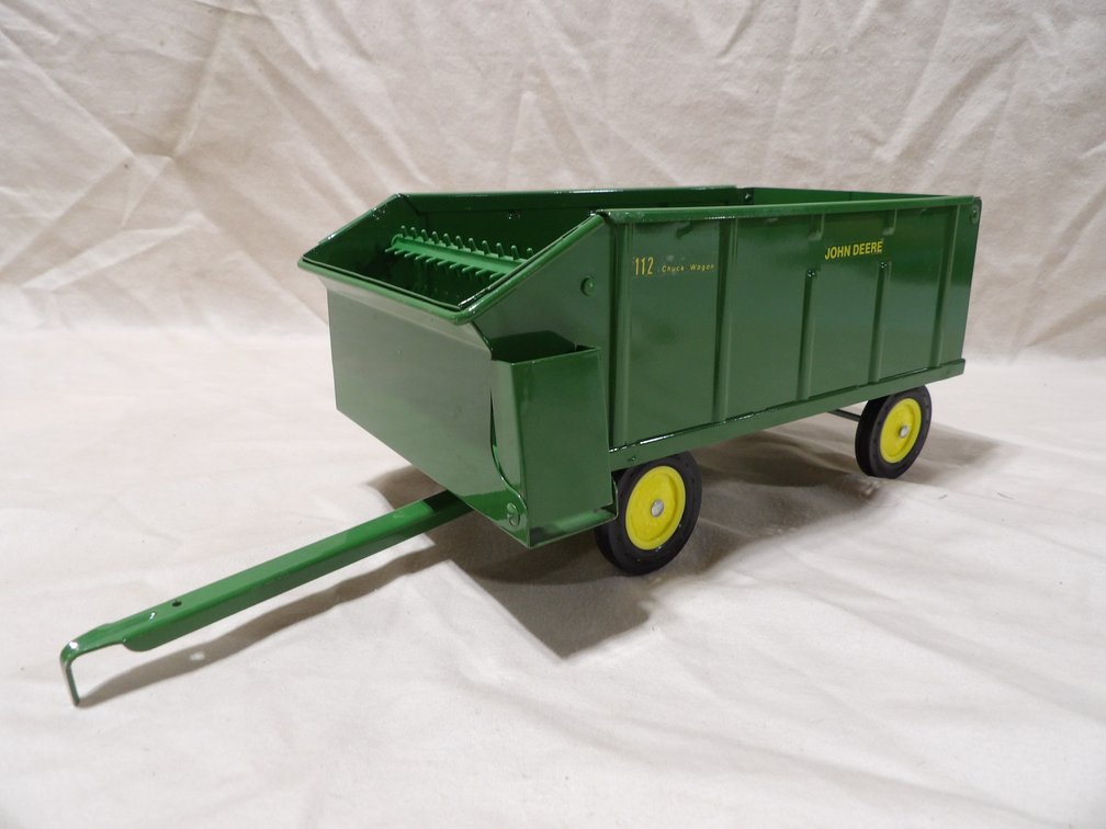 John Deere 112 Chuck Wagon