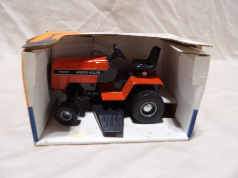 Agco Allis 1920H Lawn and Garden