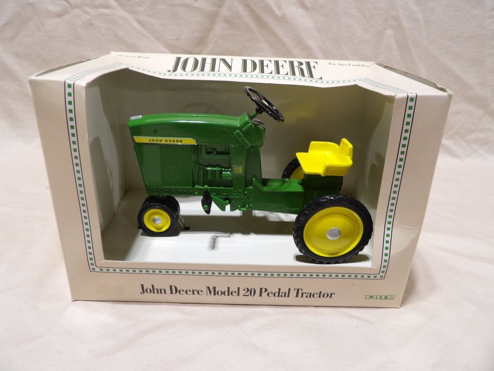John Model 20 Pedal Tractor