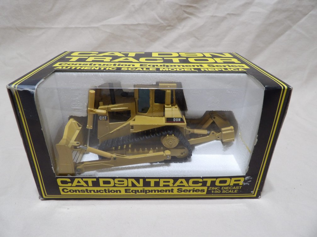 Caterpillar D9N Tractor