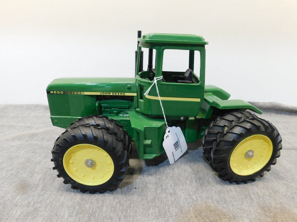 John Deere 8650