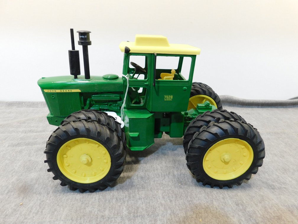 CUSTOM John Deere 7520