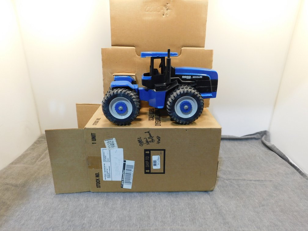 New Holland/Versatile 9882