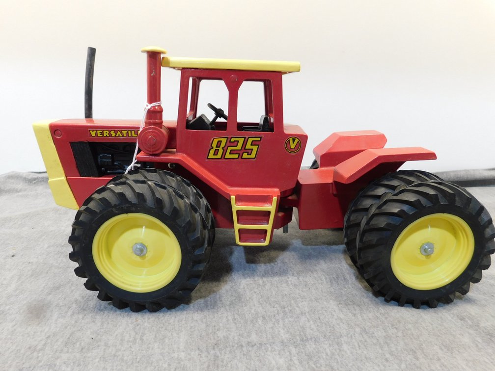 Versatile 825