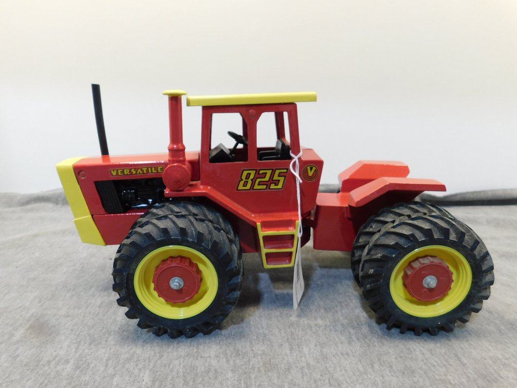 Versatile 825