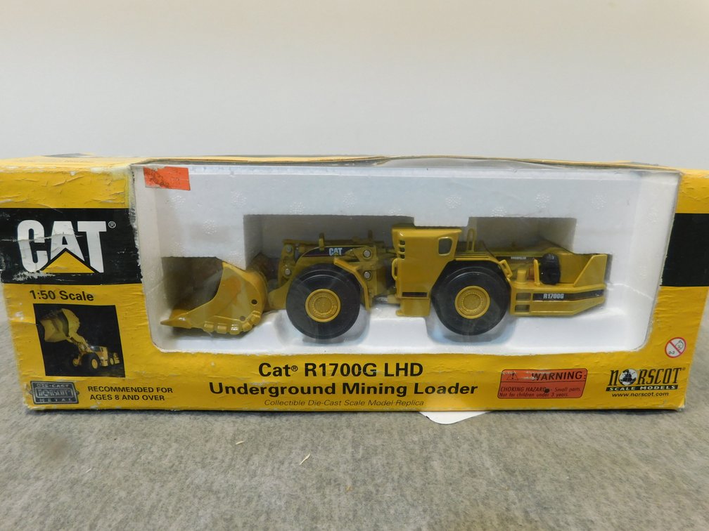 CAT R1700G LHD