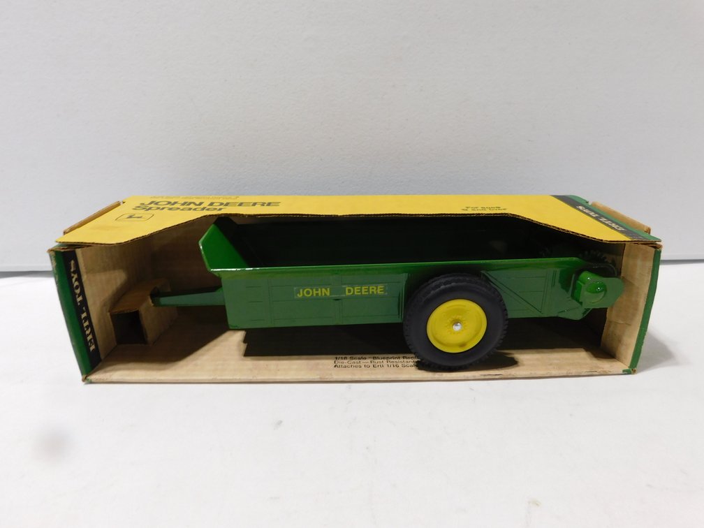 John Deere Spreader