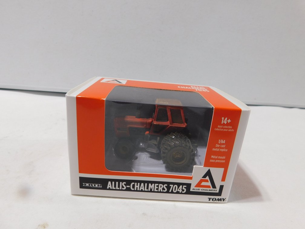 Allis Chalmers 7045 "Dusty"