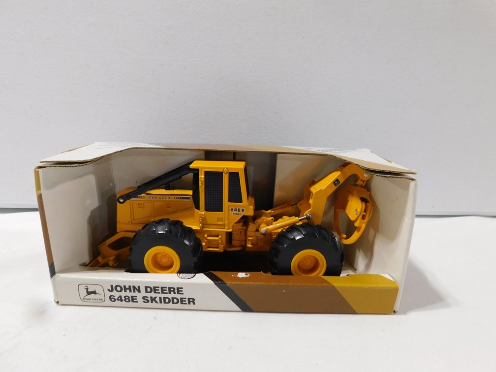 John Deere 648E Skidder