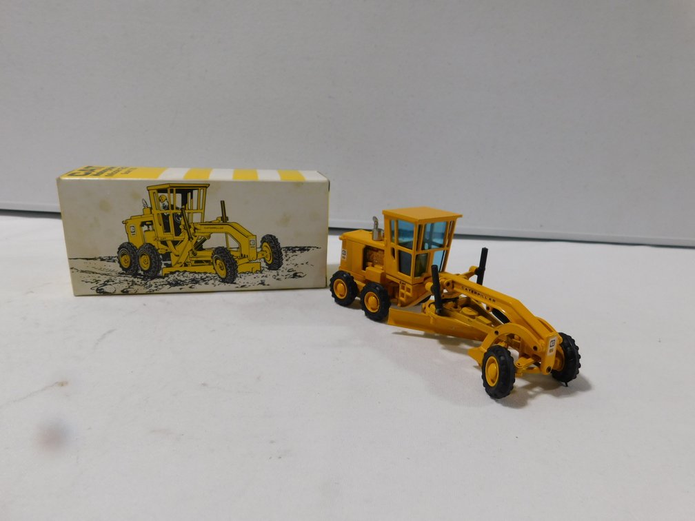 Caterpillar Model 12G Grader