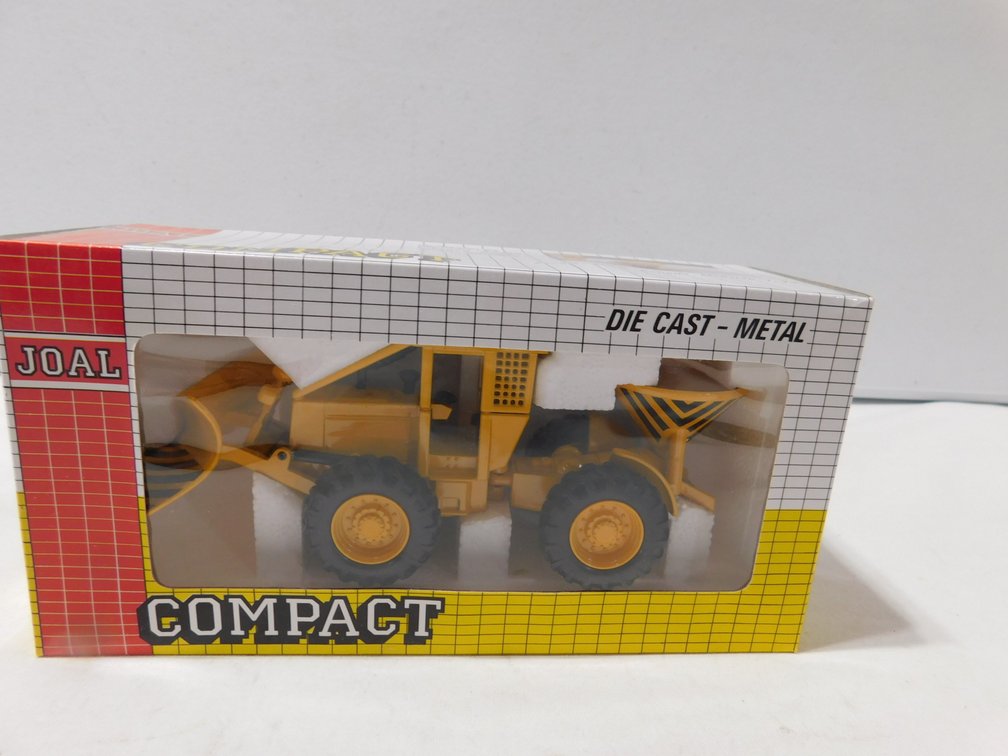 Caterpillar Skidder snow plow/salter