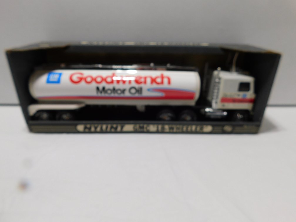 GMC GM Goodwrench Tanker