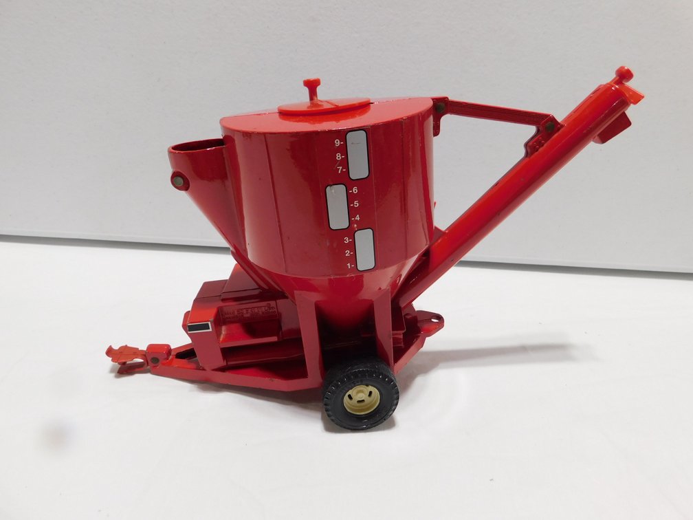 Case IH 1250 Grinder Mixer