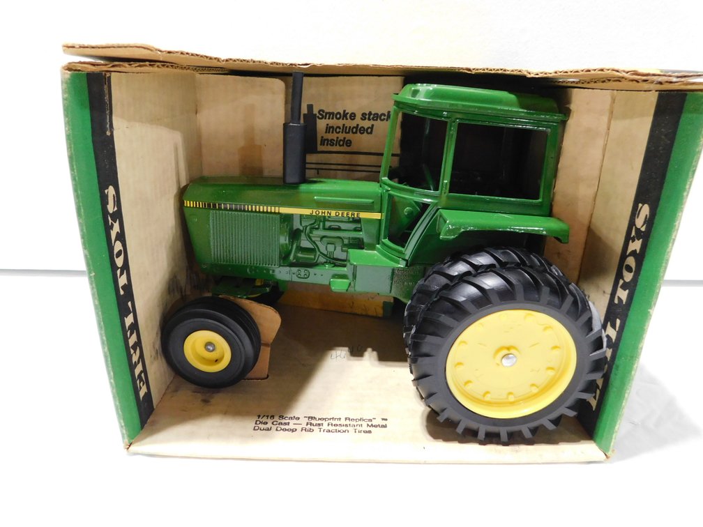 John Deere 4440 