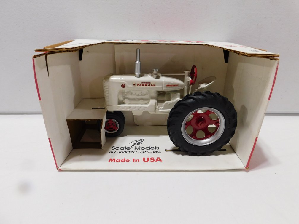 Farmall M WHITE DEMONSTRATOR